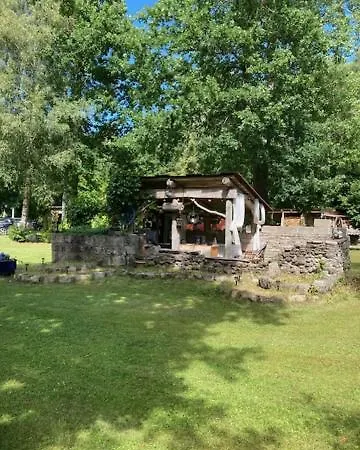 Forest With Grillhouse And Dush Кемпинг Loupollu